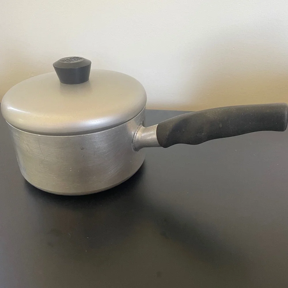 Vintage Wear-Ever 751 1/2 Saucepan W/ Lid 1.5 qt Aluminum Black‎ Handle USA